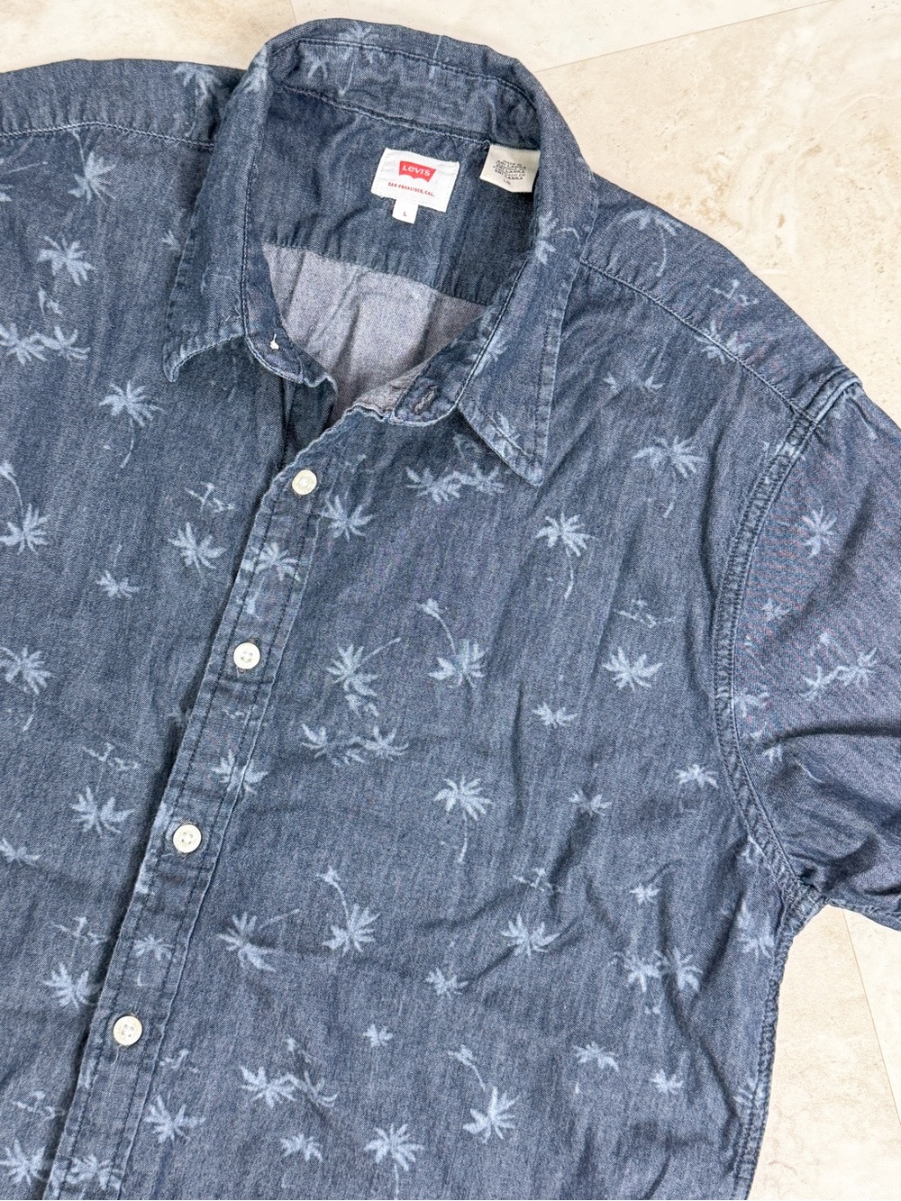 Levi’s Chambray Palm Tree Button Front Shirt Men’s Large Blue 100% Cotton